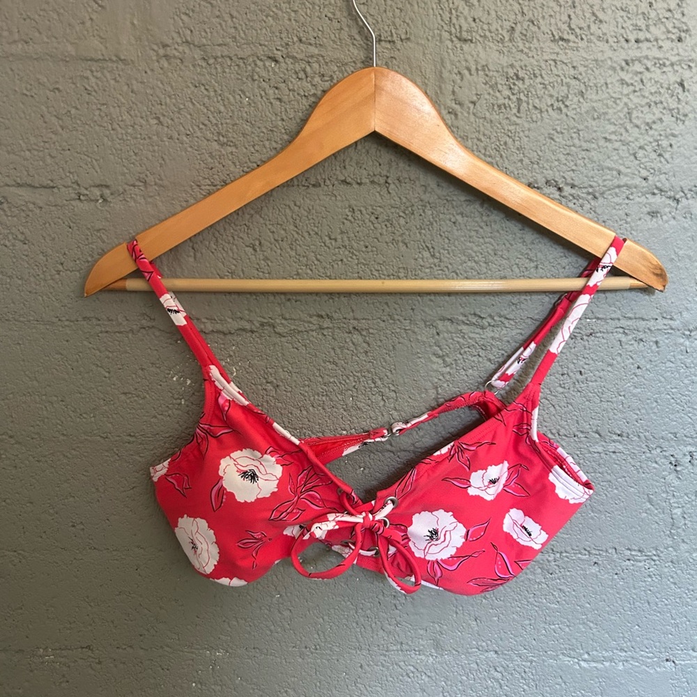Billabong floral bikini top
